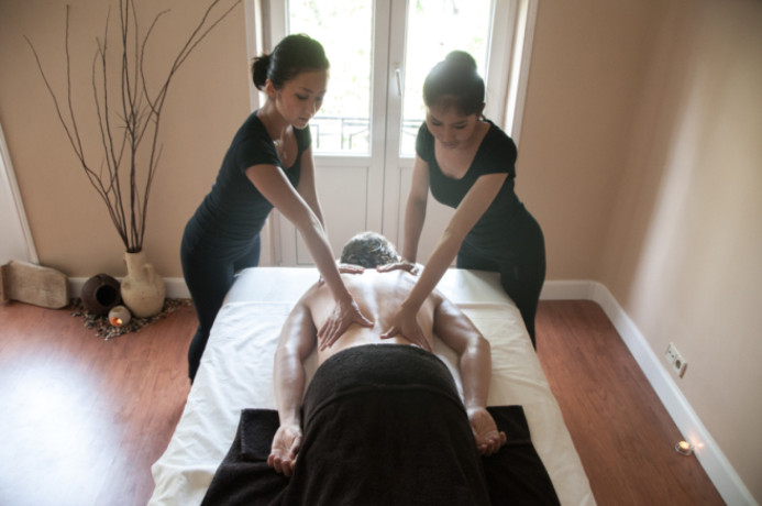female-to-male-body-massage-spa-in-colaba-8655485771-big-0